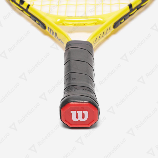Wilson Minions Junior Black/Yellow 17 WR068810